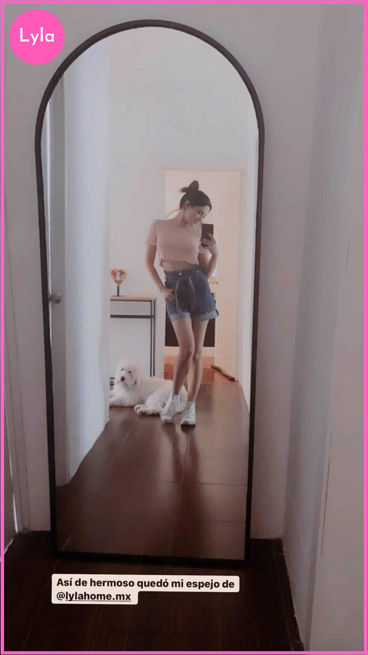 Scarlet Gruber Recibe Espejo Jade de LylaHome